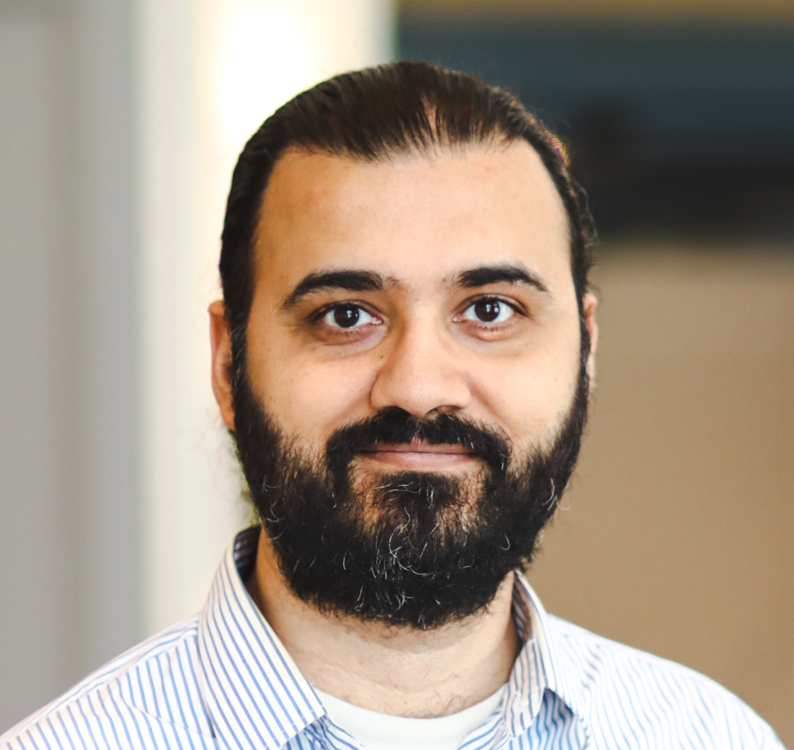 Headshot of Umar Arshad